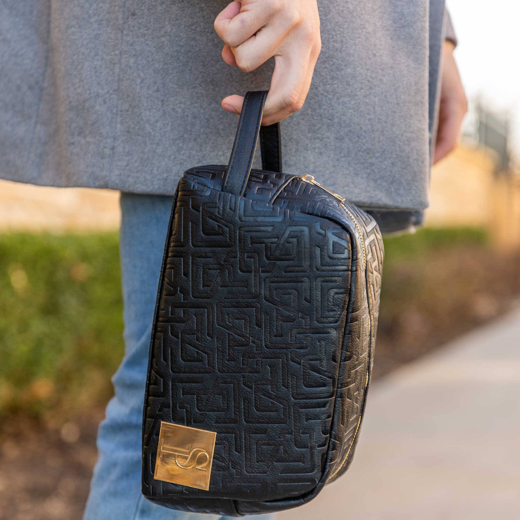 Trousse de Toilette en Cuir Monogramme Noir