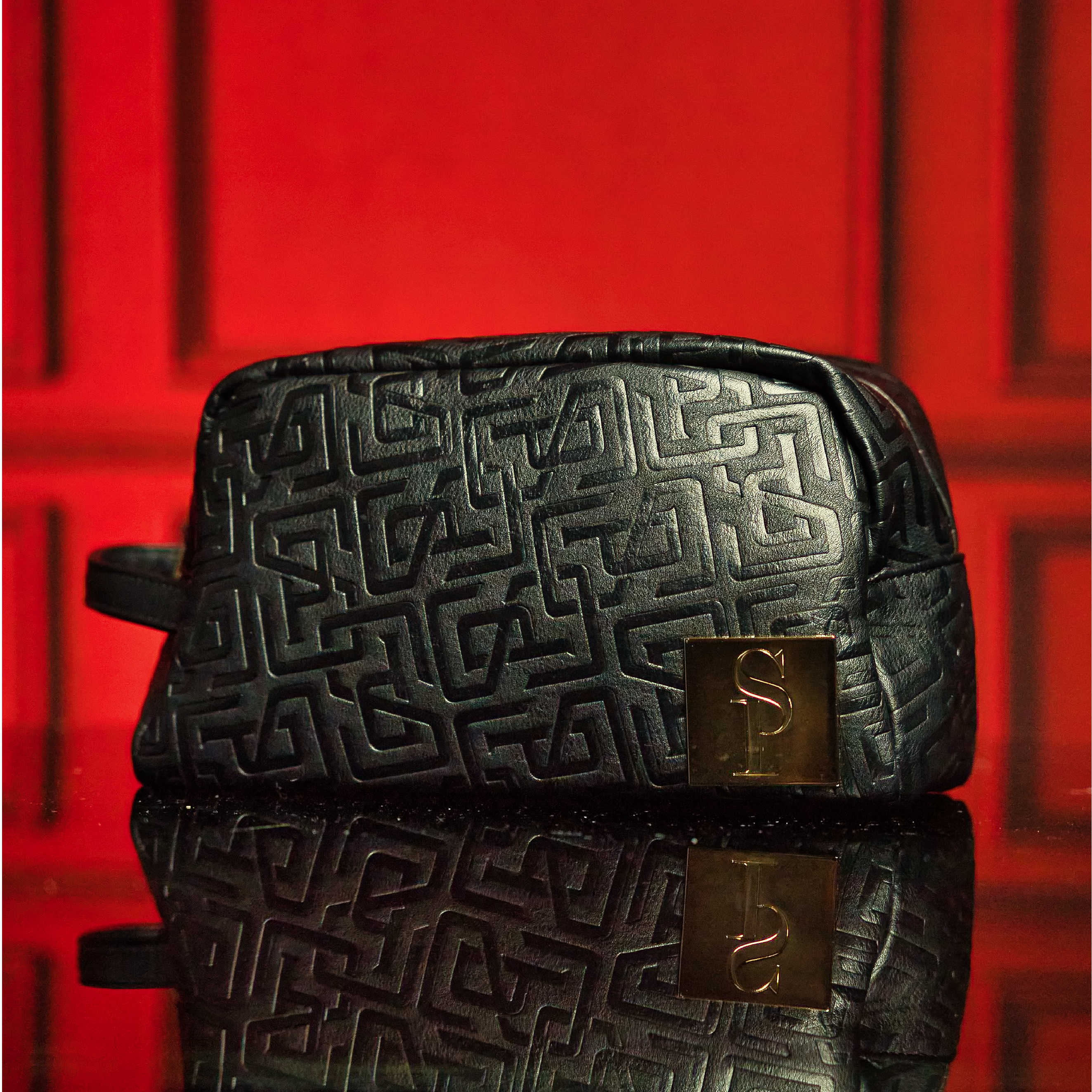 Trousse de Toilette en Cuir Monogramme Noir