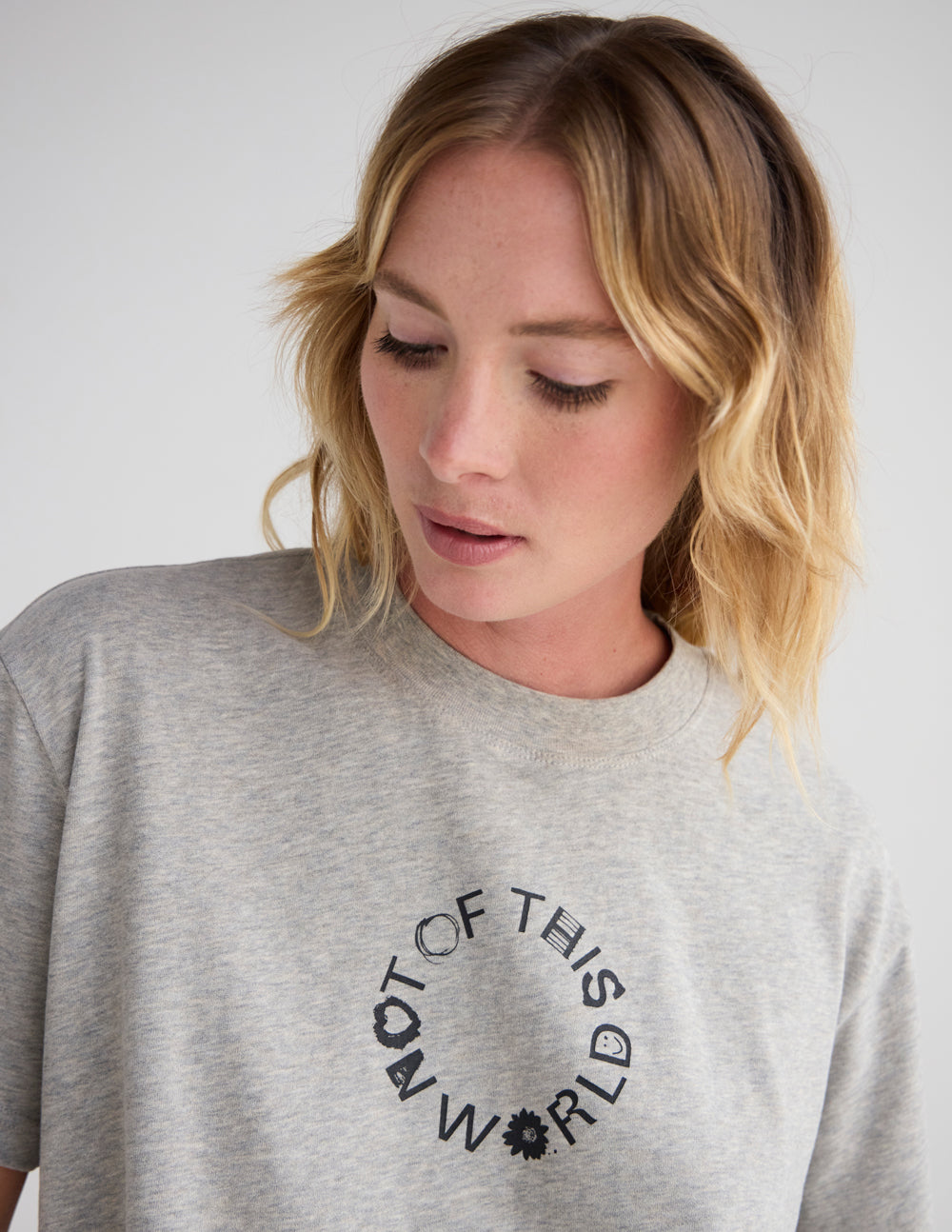 T-shirt Unisexe Beige « Pas de ce Monde »