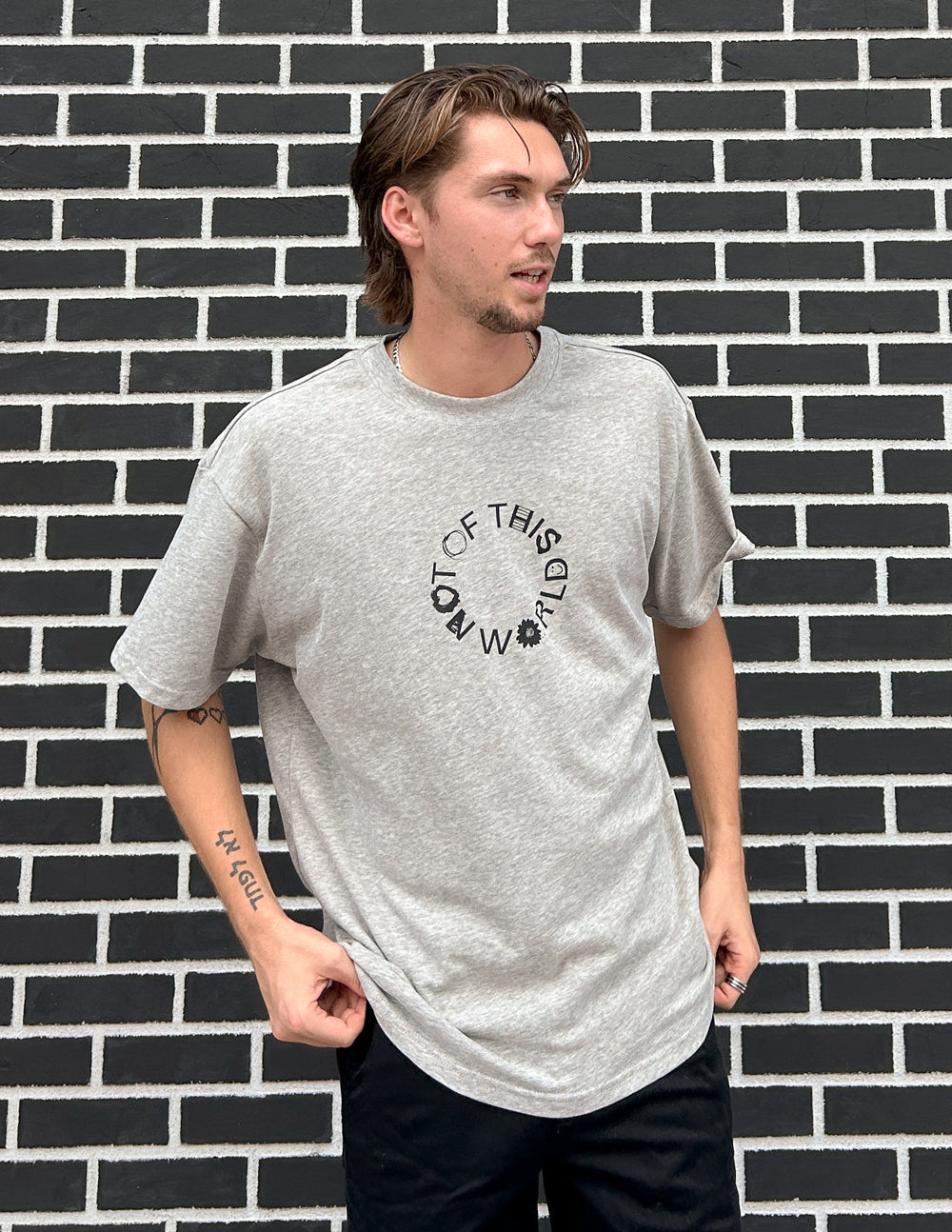 T-shirt Unisexe Beige « Pas de ce Monde »