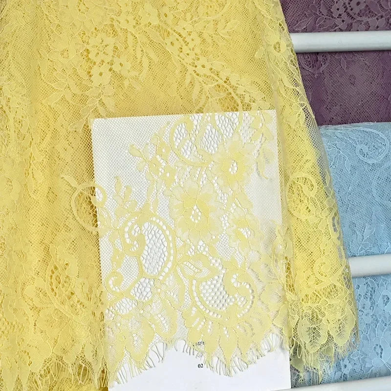 3 mètres/lot de Tissu en Dentelle de Chantilly Française Blanc cassé, Cils Broderie Dentelle Artisanat Voile de Mariée Accessoire de Dentelle Largeur 150cm