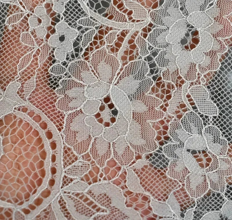 3 mètres/lot de Tissu en Dentelle de Chantilly Française Blanc cassé, Cils Broderie Dentelle Artisanat Voile de Mariée Accessoire de Dentelle Largeur 150cm