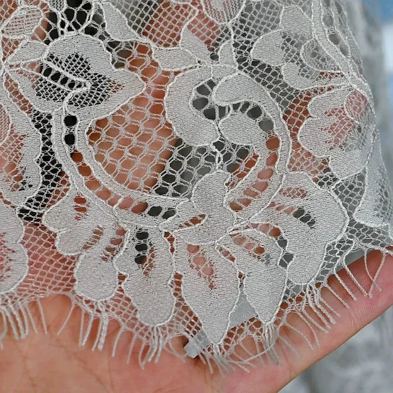 3 mètres/lot de Tissu en Dentelle de Chantilly Française Blanc cassé, Cils Broderie Dentelle Artisanat Voile de Mariée Accessoire de Dentelle Largeur 150cm