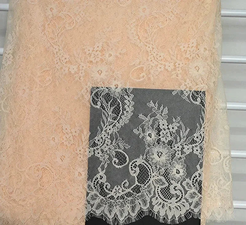 3 mètres/lot de Tissu en Dentelle de Chantilly Française Blanc cassé, Cils Broderie Dentelle Artisanat Voile de Mariée Accessoire de Dentelle Largeur 150cm