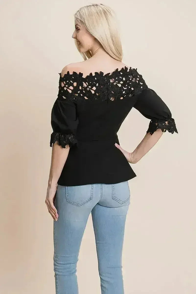 Hauts à épaules dénudées avec ceinture à nouer en dentelle au crochet et fermeture éclair au dos
