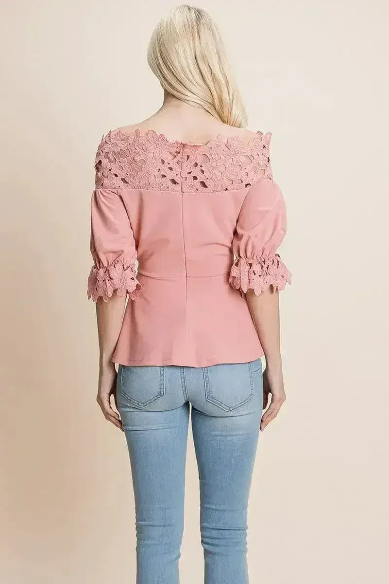 Hauts à épaules dénudées avec ceinture à nouer en dentelle au crochet et fermeture éclair au dos