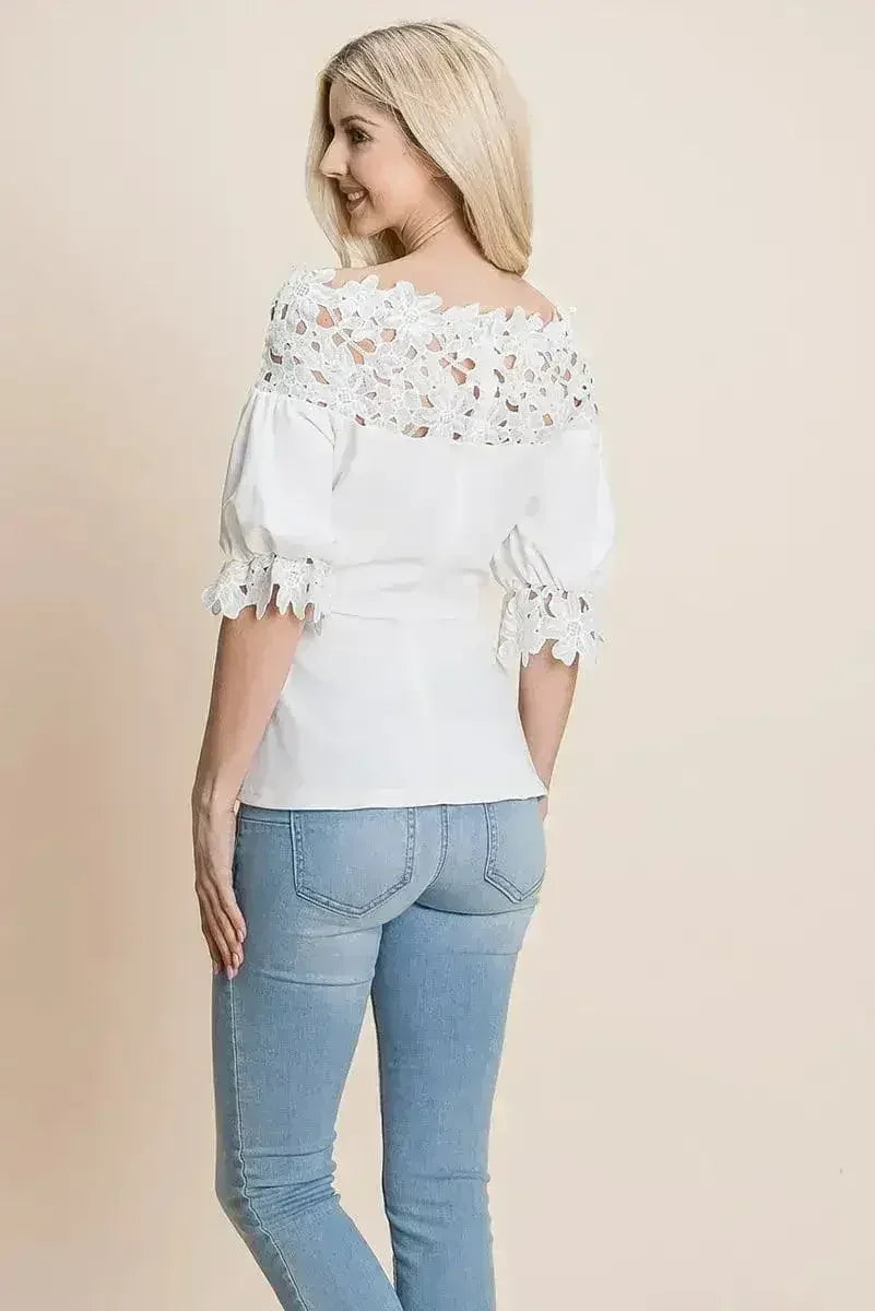 Hauts à épaules dénudées avec ceinture à nouer en dentelle au crochet et fermeture éclair au dos