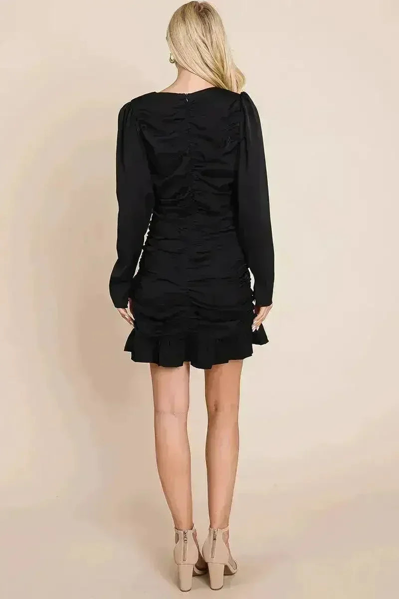 Robe Courte à Manches Longues avec Fronces et Ourlet Volanté