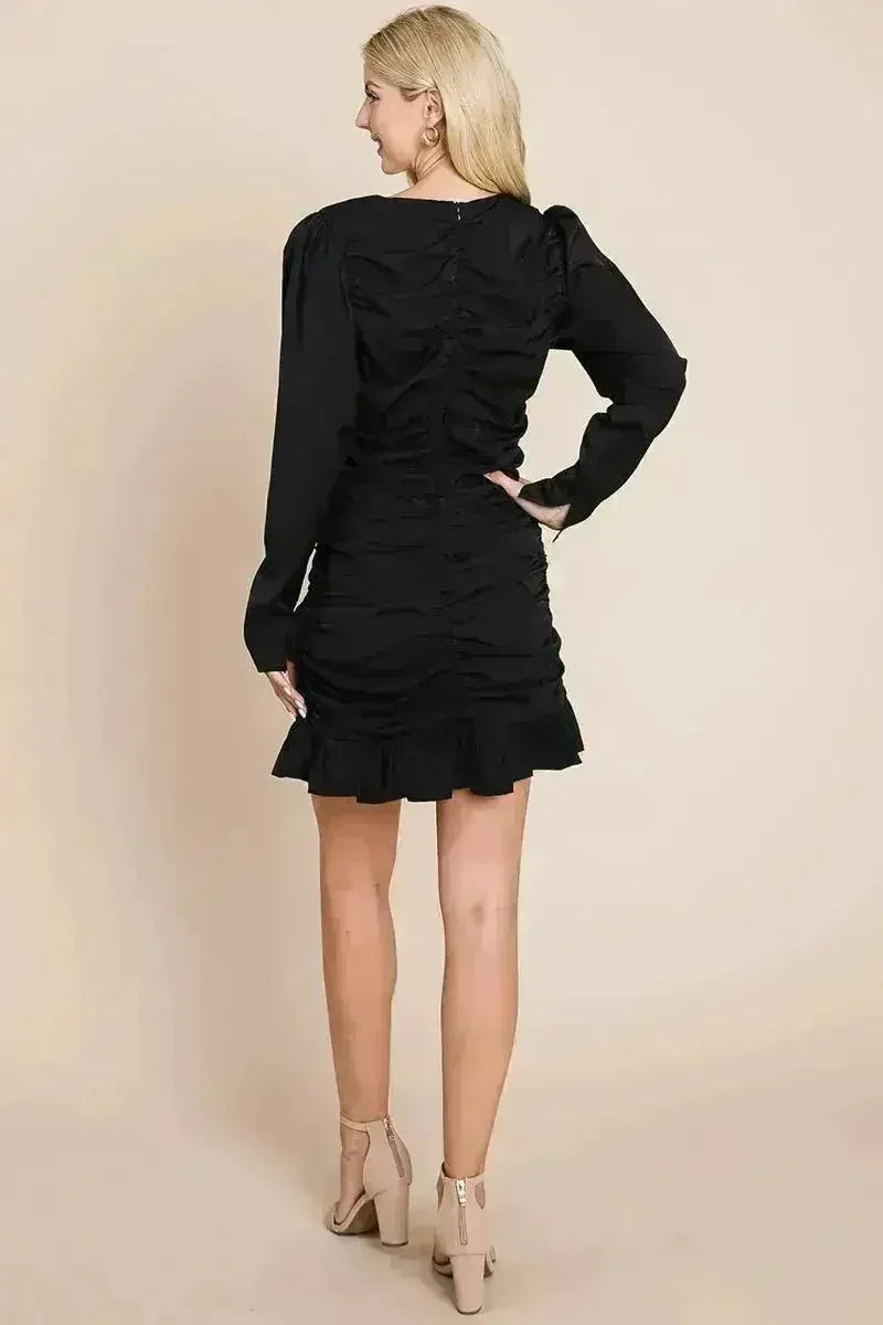 Robe Courte à Manches Longues avec Fronces et Ourlet Volanté