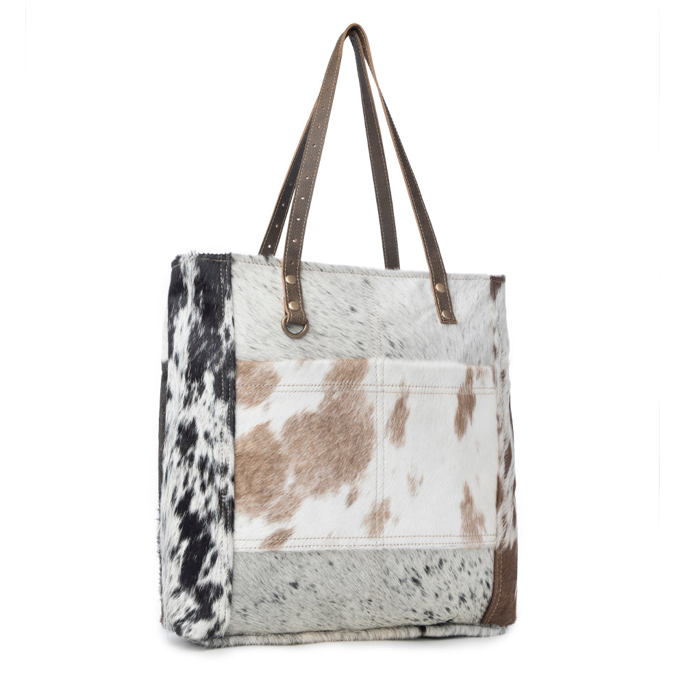 Sac fourre-tout pour femme Myra Mesa Trail Patchwork Hairon, design rustique en peau de vache, anses en cuir marron pour un usage quotidien