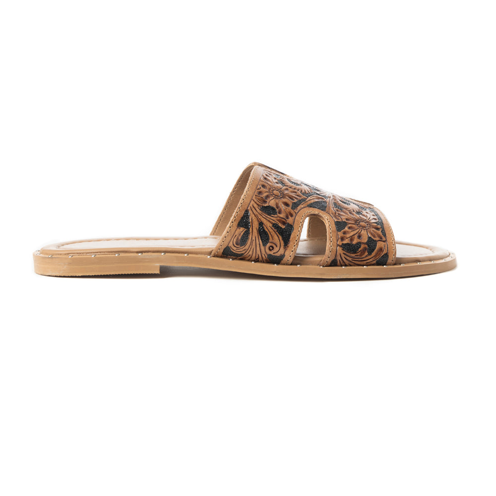 Sandales à enfiler pour femmes en cuir gaufré foncé Myra Carmina Anne – Tongs de style western à coupe en H avec garniture cloutée