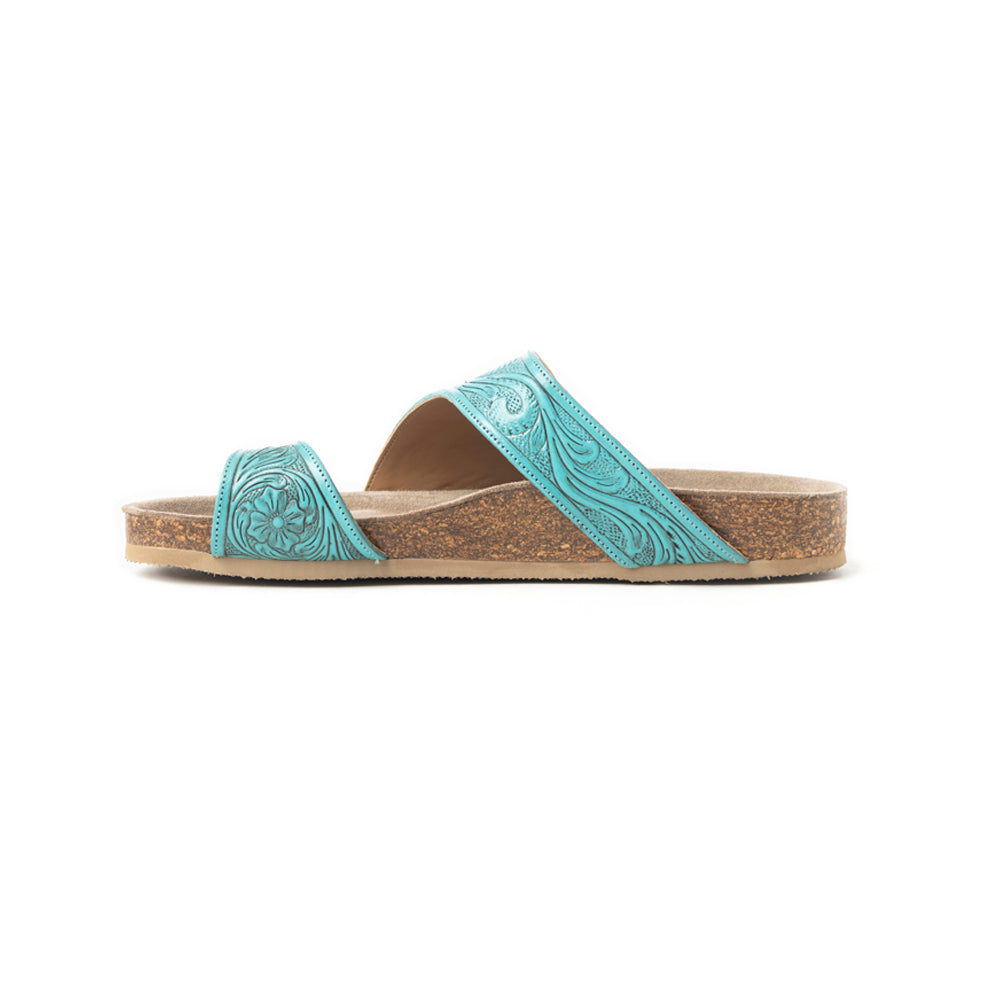 Sandales en cuir gaufré Myra Eastward Winds pour femme – Bride asymétrique, semelle imitation liège et entre-doigt pour un look chic et désertique