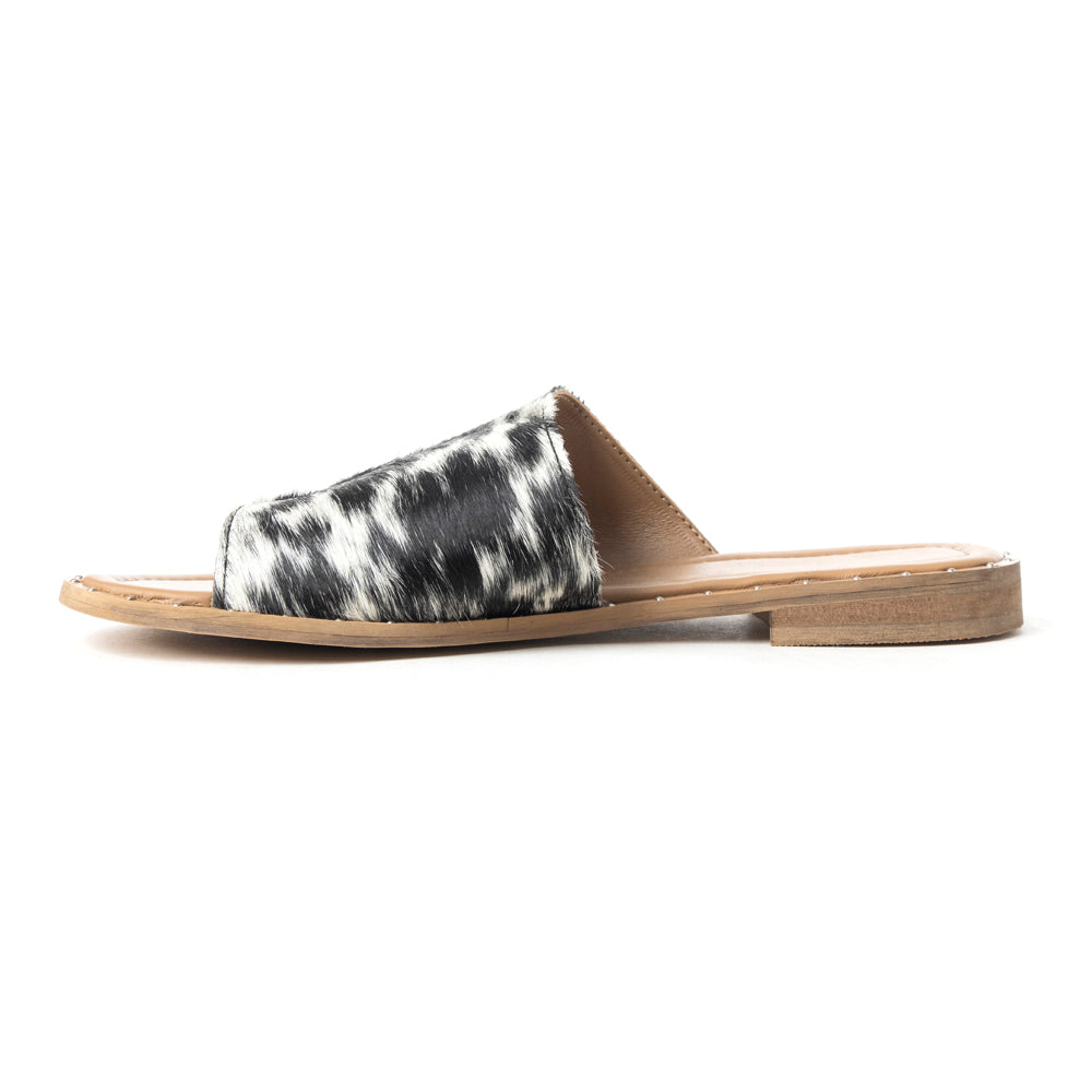 Sandales en cuir Myra Kimmee Trail Hairon pour femme – Claquettes plates à bout ouvert pour le ranch et l'été