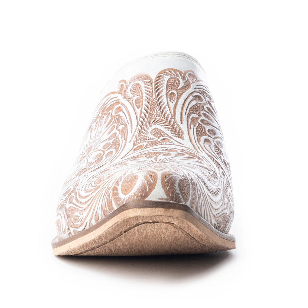 Mules en cuir blanc Myra Valeria pour femme - Motif Desert Bloom gravé à la main avec talons carrés pour un confort élégant