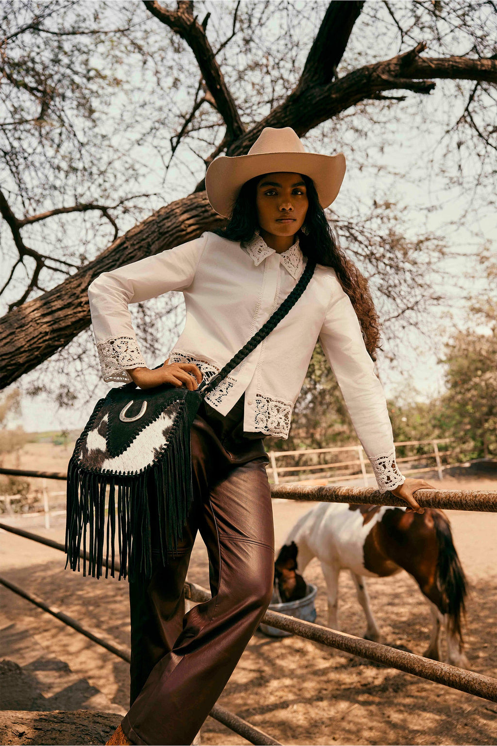 Sac en cuir et poils de veau Mustang's Luck noir et blanc