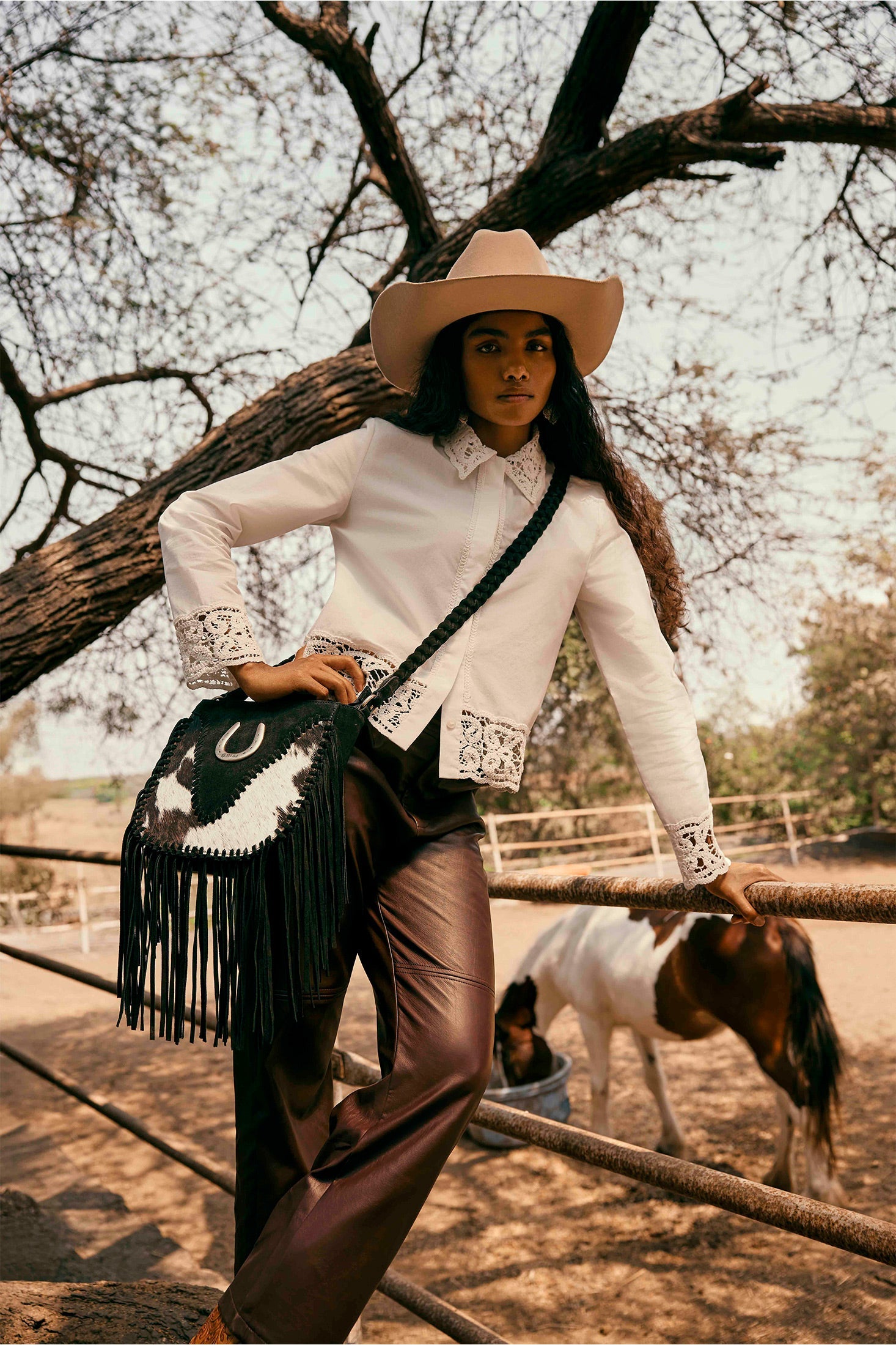 Sac en cuir et poils de veau Mustang's Luck noir et blanc