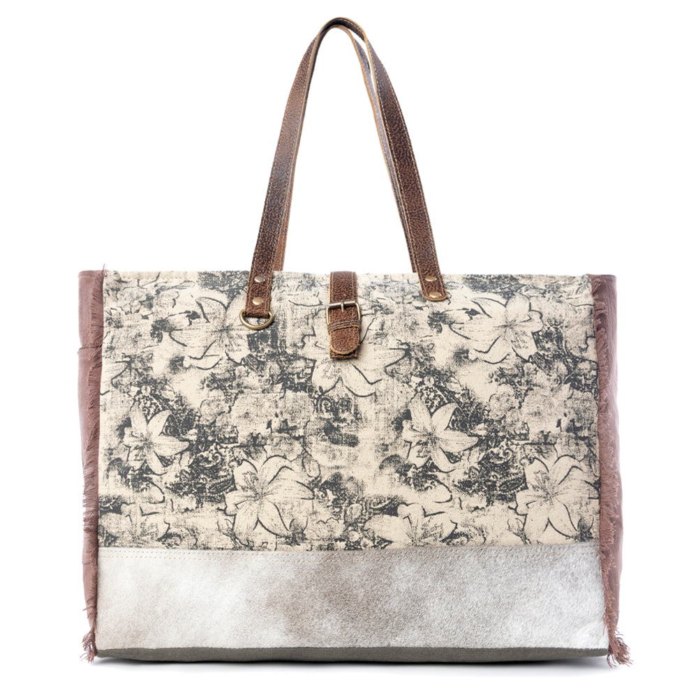 Sac de voyage week-end Myra Floweret pour femme – Devant imprimé floral, fermeture à boucle, bords frangés pour un style chic en voyage