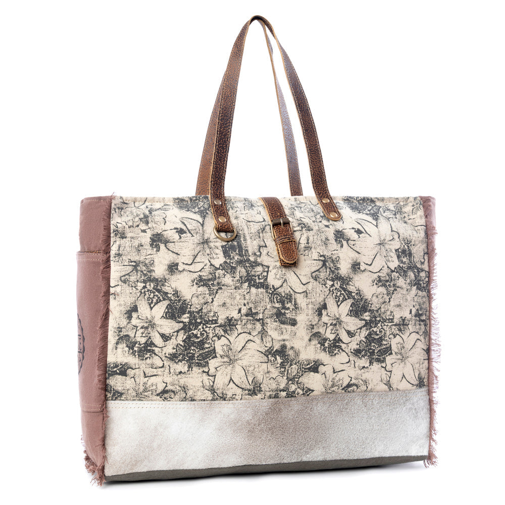 Sac de voyage week-end Myra Floweret pour femme – Devant imprimé floral, fermeture à boucle, bords frangés pour un style chic en voyage