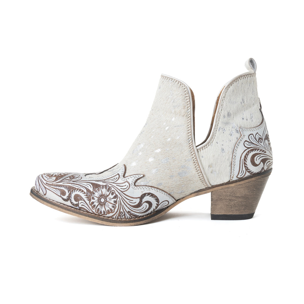 Bottines en cuir ciselé Myra Starlit Range, coloris Frosted Mist