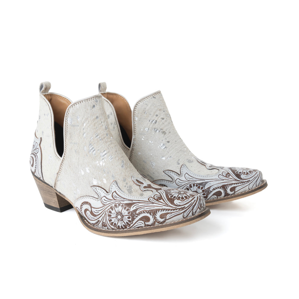 Bottines en cuir ciselé Myra Starlit Range, coloris Frosted Mist