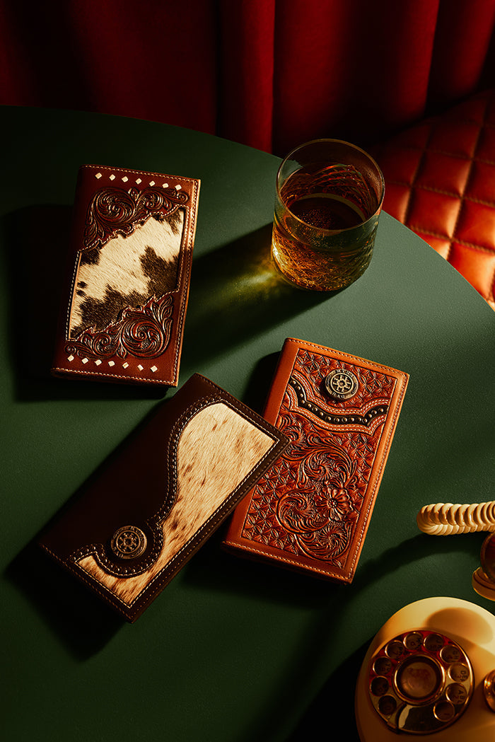 Portefeuille Blackhoof en cuir ciselé avec finition poil de vache "Midnight Smoke"