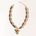 Le collier Elowen, couleur brun cèdre