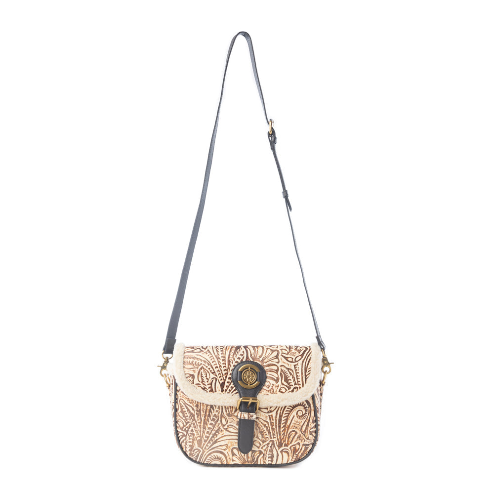 Sac bandoulière Myra Raven & Dune en cuir gaufré avec accent en fourrure en ivoire hivernal