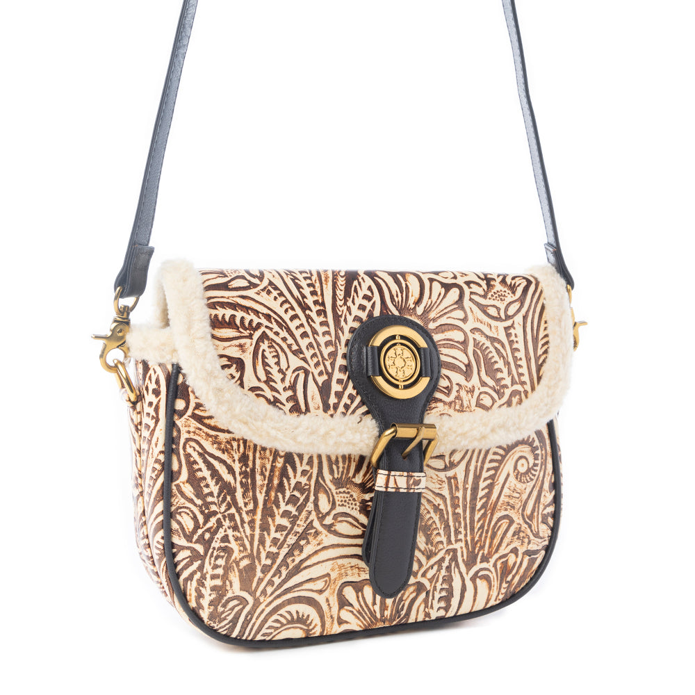 Sac bandoulière Myra Raven & Dune en cuir gaufré avec accent en fourrure en ivoire hivernal