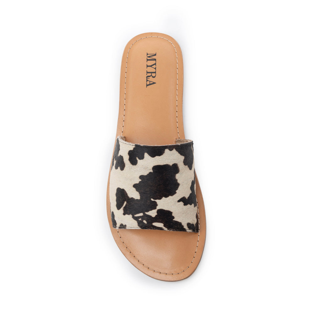 Sandales en cuir de veau velu Myra Mojave Herd, coloris blanc crème