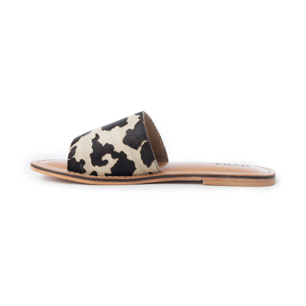 Sandales en cuir de veau velu Myra Mojave Herd, coloris blanc crème