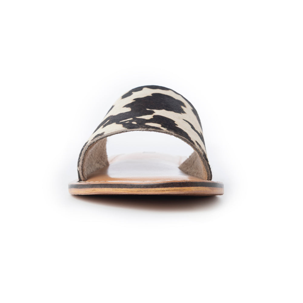 Sandales en cuir de veau velu Myra Mojave Herd, coloris blanc crème