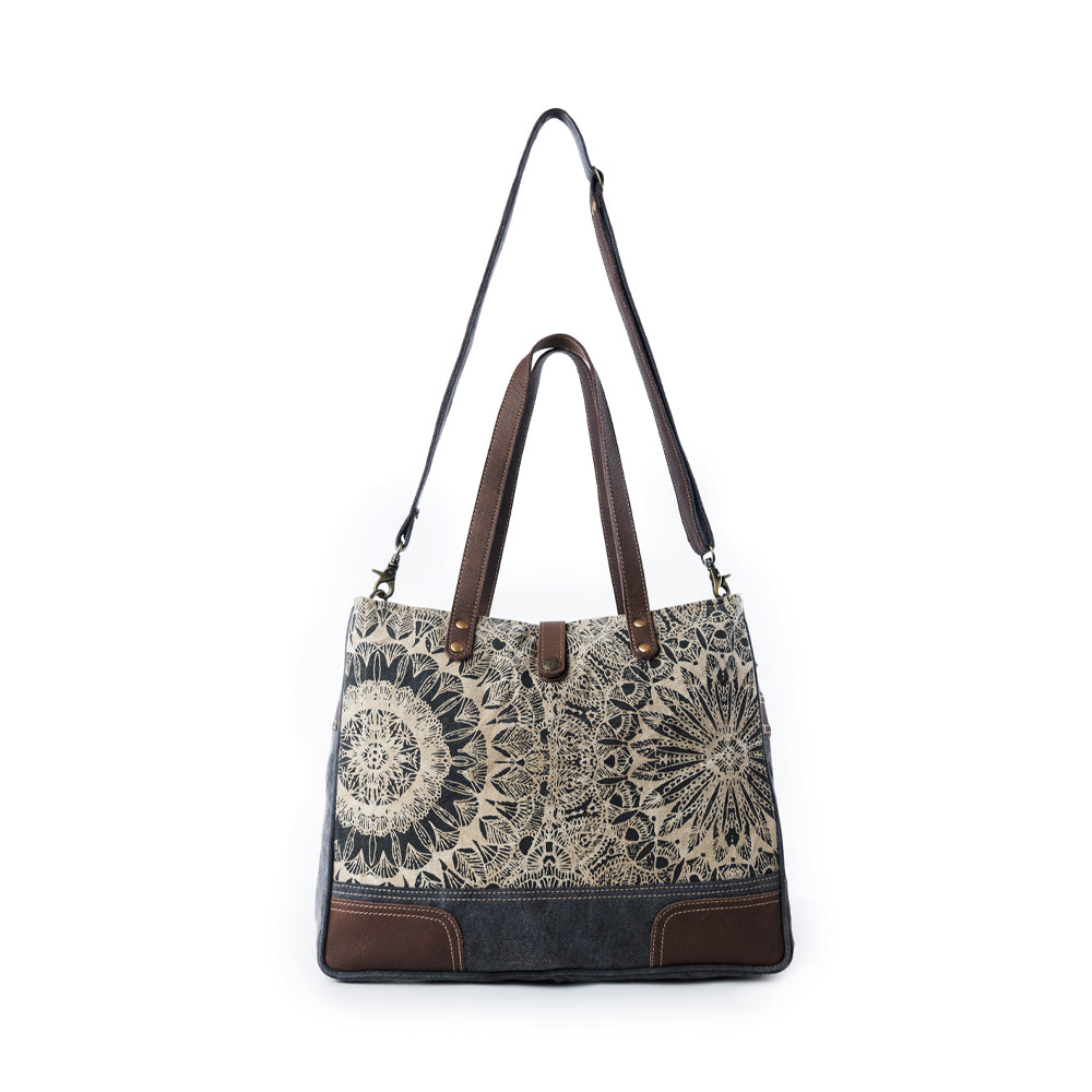 Myra Willow Mesa Messenger en Radial Sand