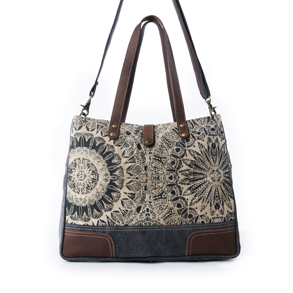 Myra Willow Mesa Messenger en Radial Sand