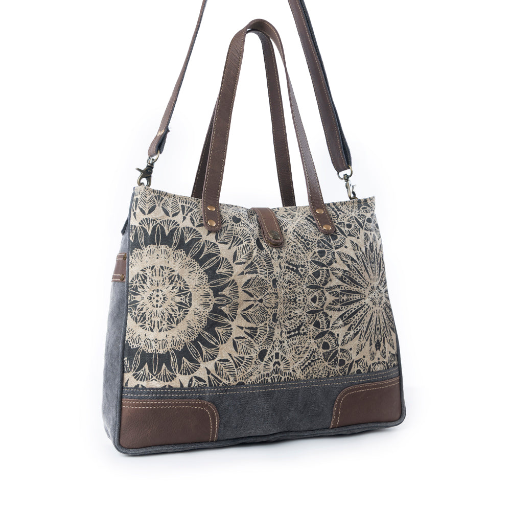 Myra Willow Mesa Messenger en Radial Sand