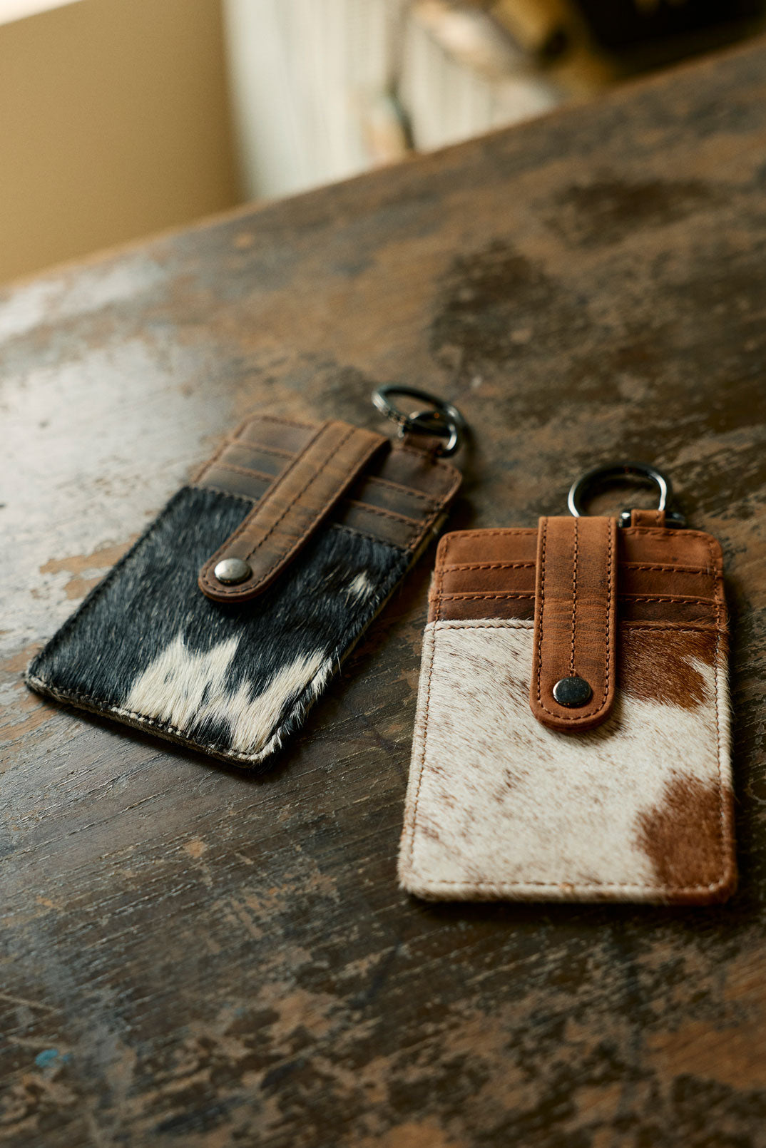 Porte-cartes Myra Roper pour femme en noir avec détail poil de veau