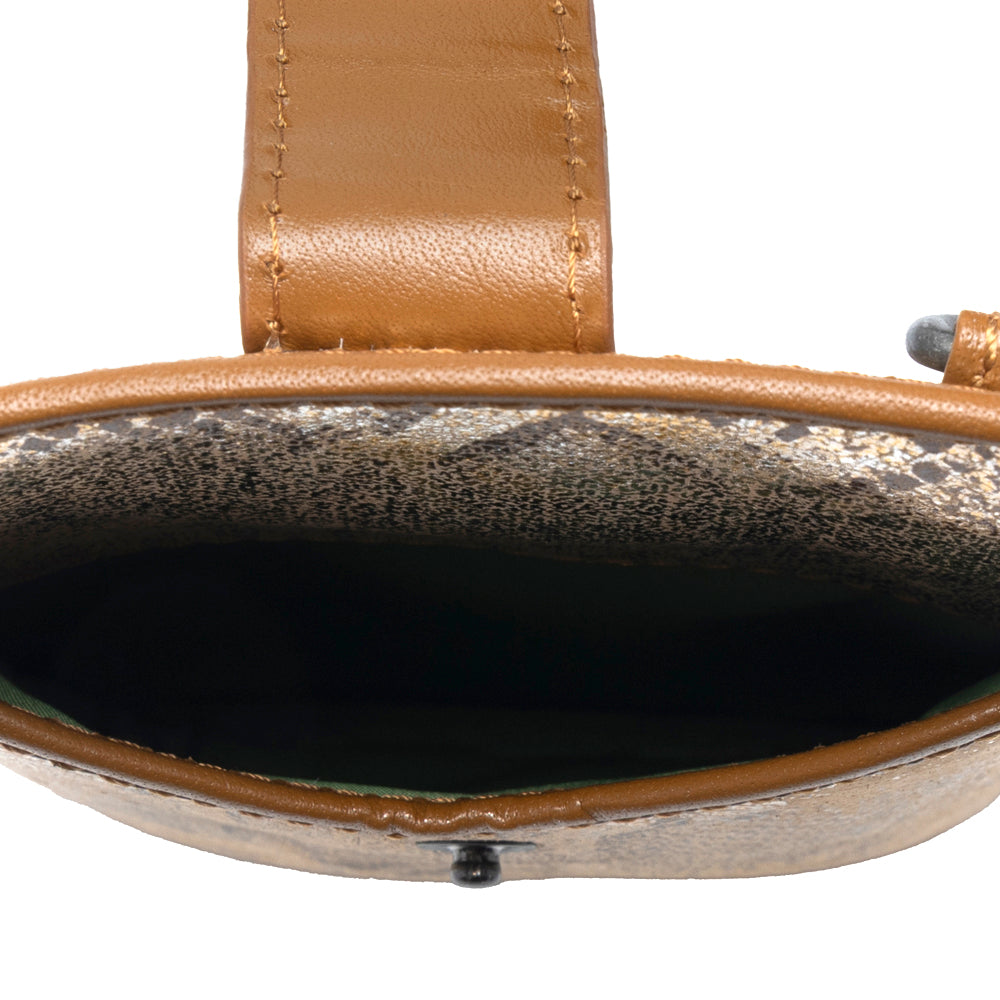 Porte-téléphone en cuir à imprimé serpent Myra Cedar, motif Toffee Patch