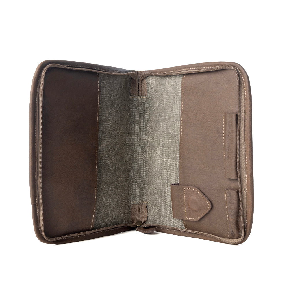 Couverture de Bible Myra Graceword Western en olive avec fermeture à rabat et détails en cuir