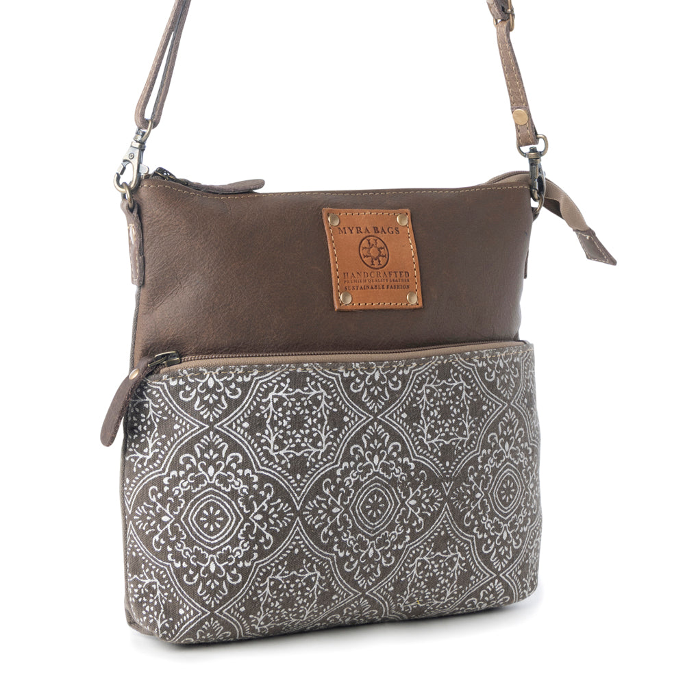 Sac à bandoulière vintage Myra Wildprint Trail pour femme, coloris olive avec détails en mosaïque.