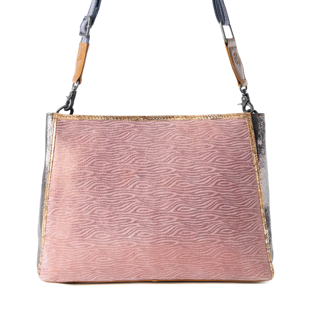 Sac en cuir Myra Rosemist pour femme en rose avec détails texturés et bandoulière