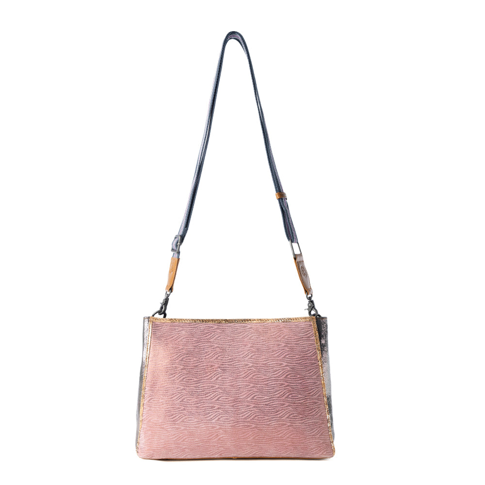 Sac en cuir Myra Rosemist pour femme en rose avec détails texturés et bandoulière