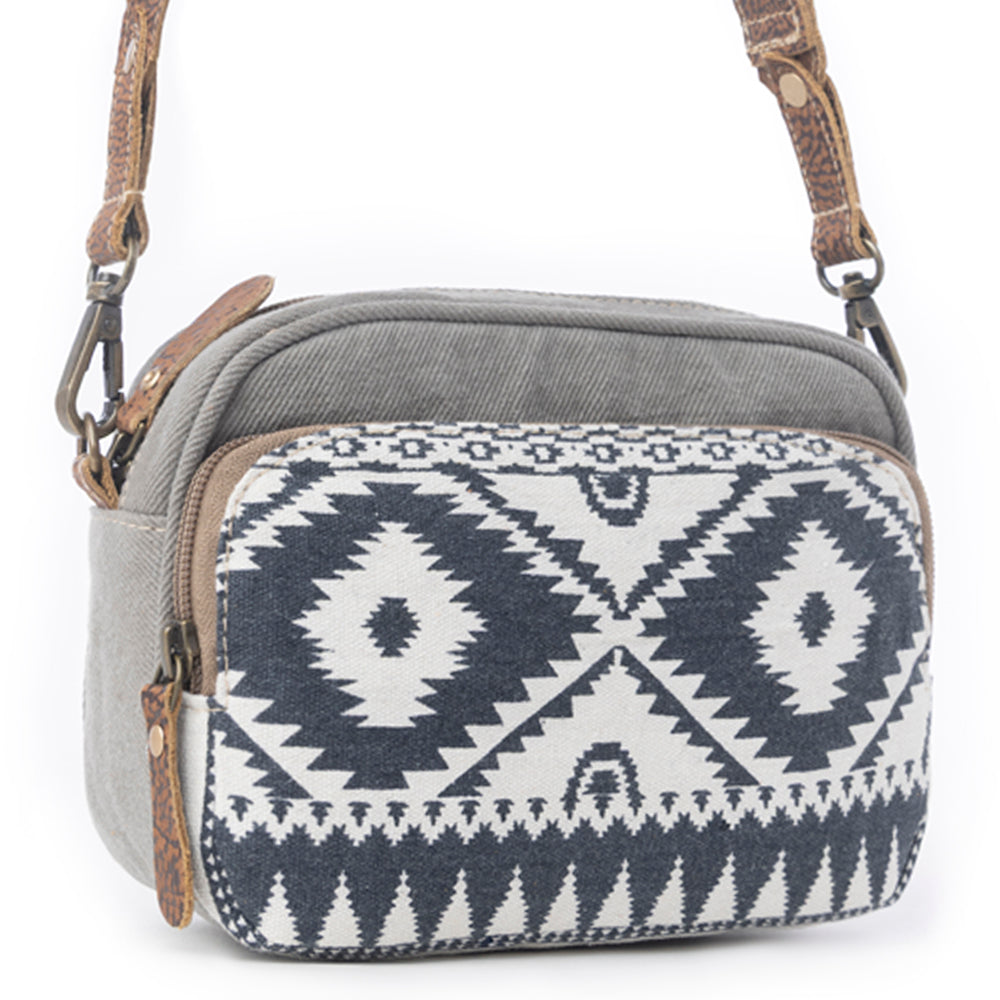 Sac bandoulière Myra Temptation motif tribal pour femme – Devant en toile géométrique, bandoulière réglable en cuir pour un style western au quotidien