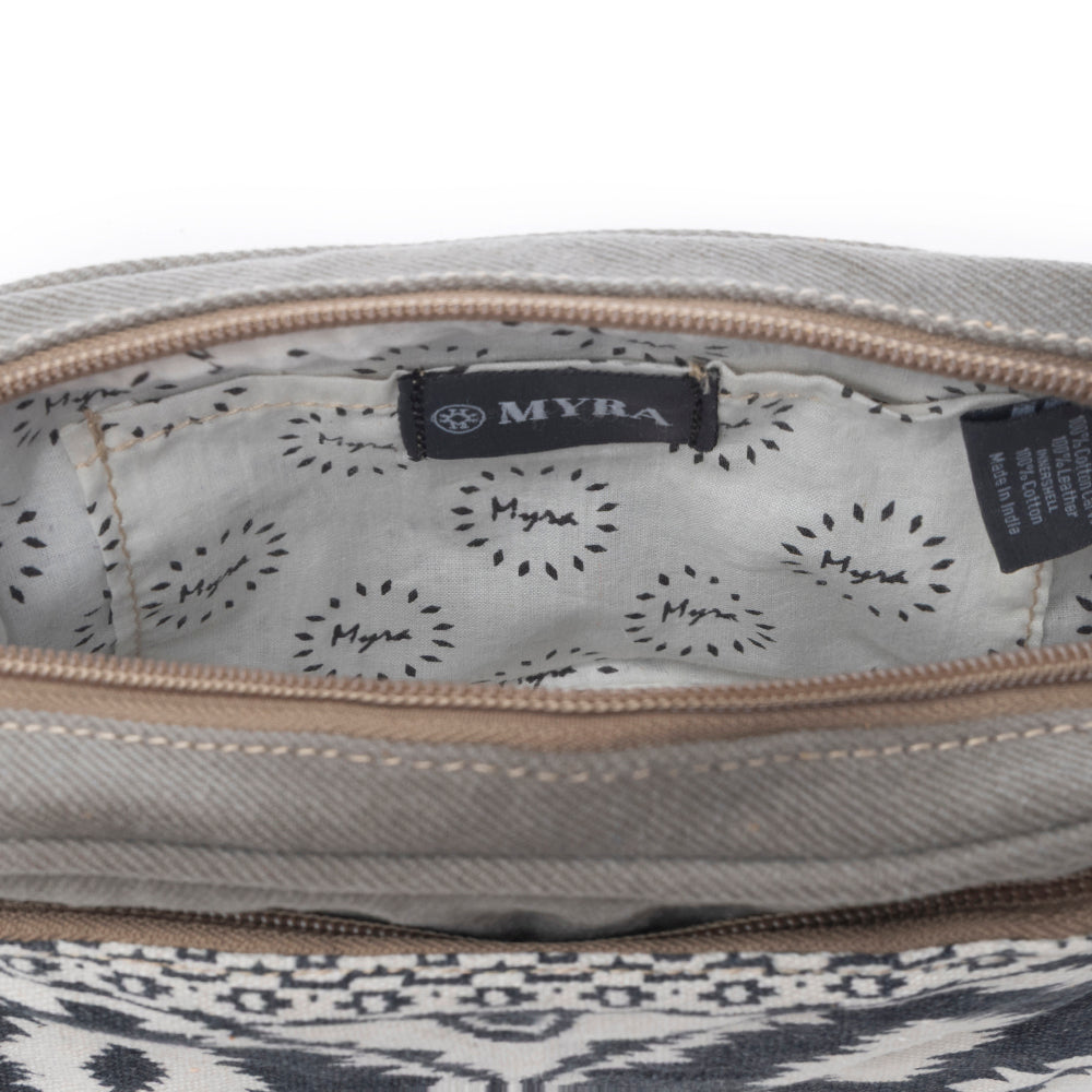 Sac bandoulière Myra Temptation motif tribal pour femme – Devant en toile géométrique, bandoulière réglable en cuir pour un style western au quotidien