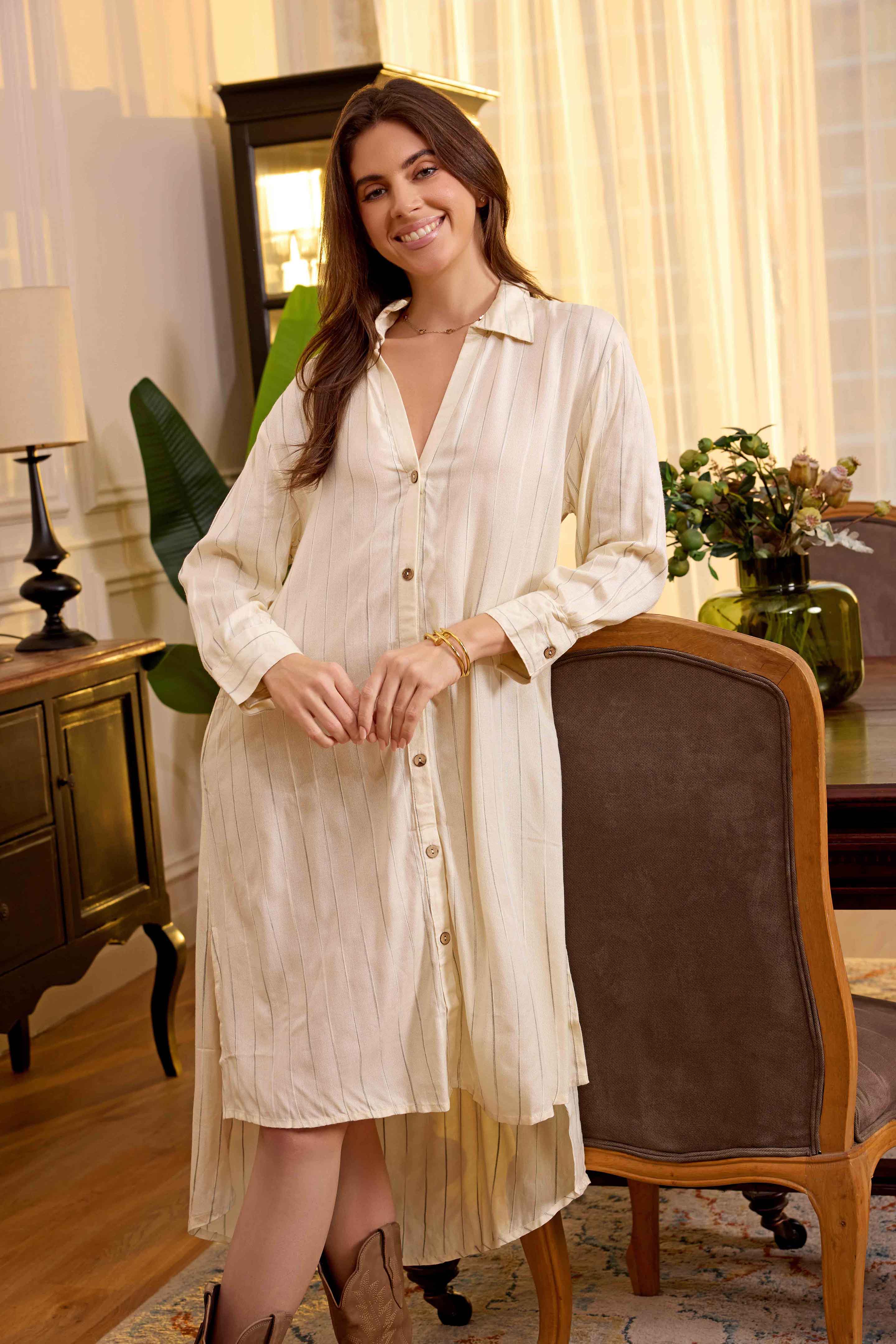 Robe à col rayé
