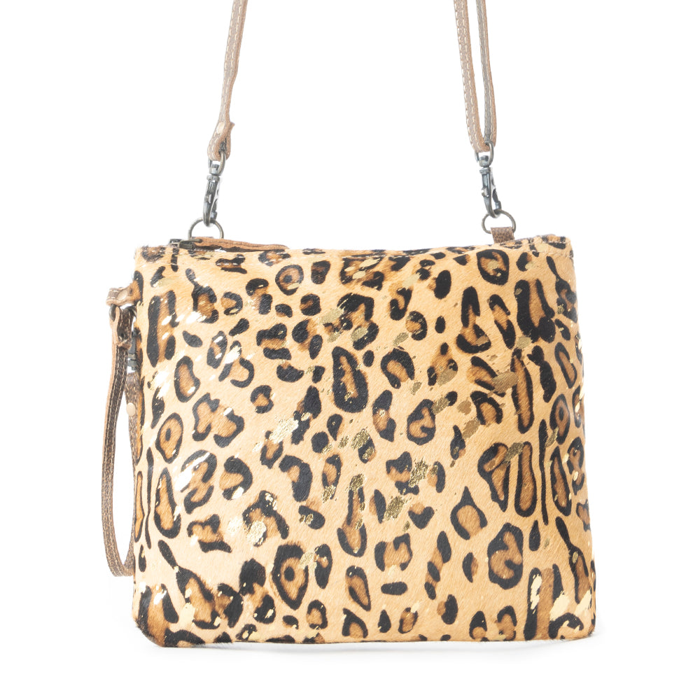 Sac en cuir tacheté et poil de vache