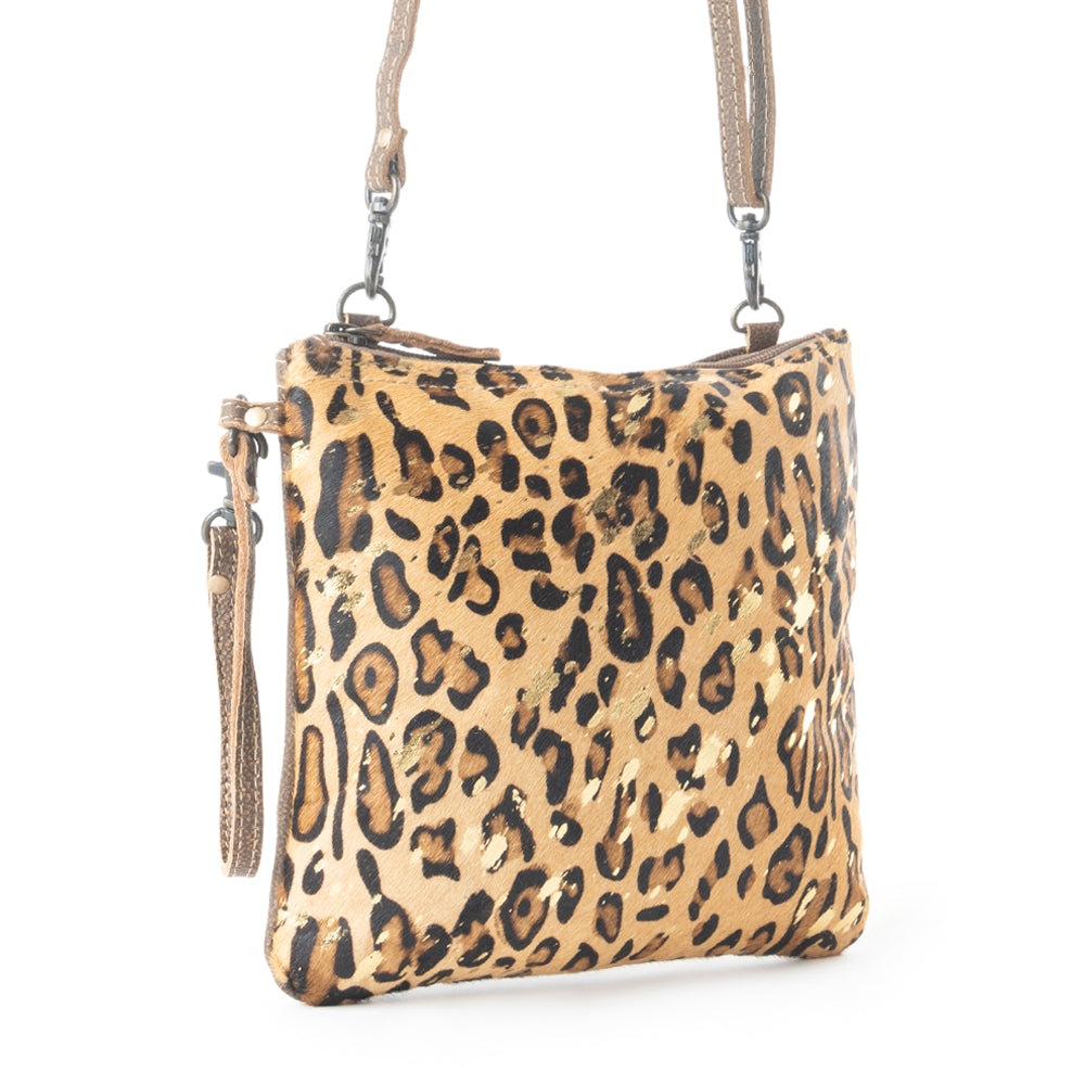 Sac en cuir tacheté et poil de vache