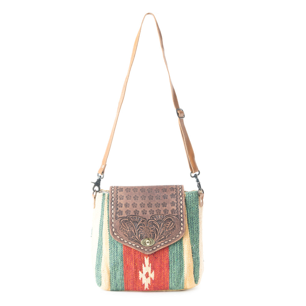 Sac écarlate gaufré et estampé à la main