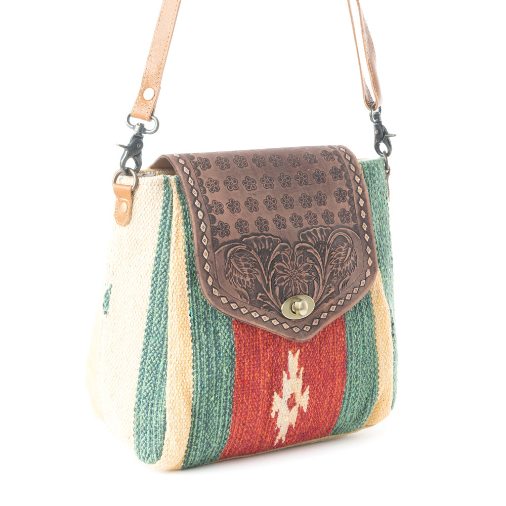 Sac écarlate gaufré et estampé à la main
