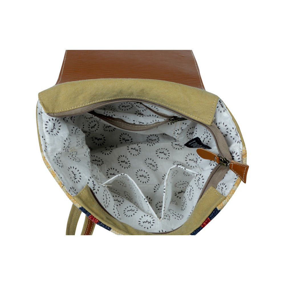 Sac à dos Lucent en cuir repoussé.