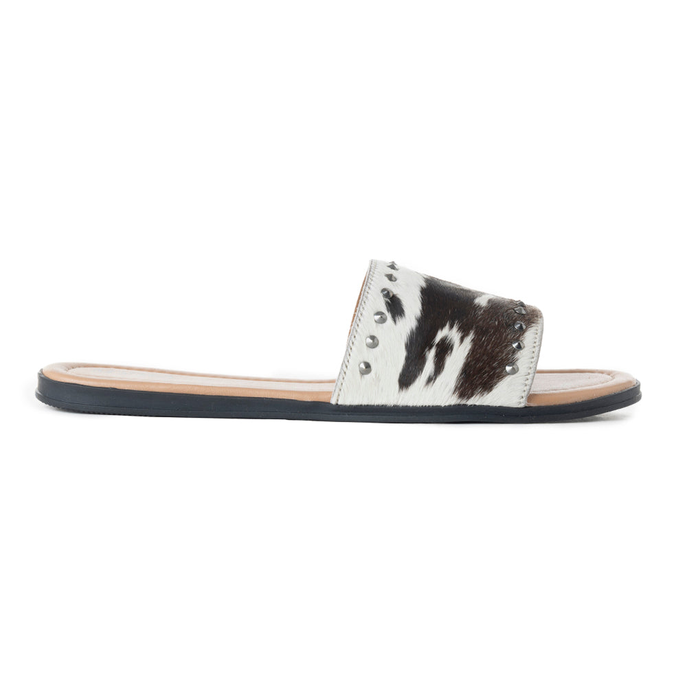 Sandales Myra Wild Dust en cuir façon poulain – Chaussures plates cloutées pour femme, confort à enfiler avec un charme western