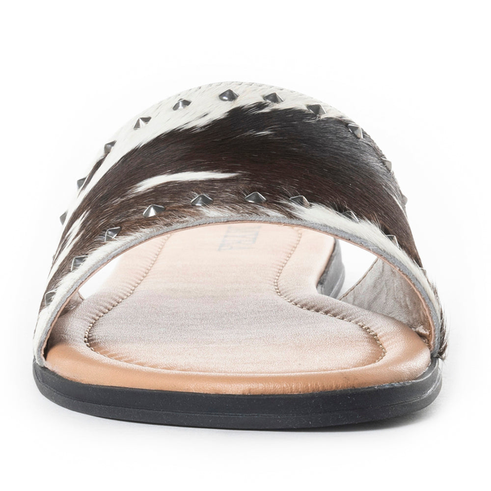 Sandales Myra Wild Dust en cuir façon poulain – Chaussures plates cloutées pour femme, confort à enfiler avec un charme western
